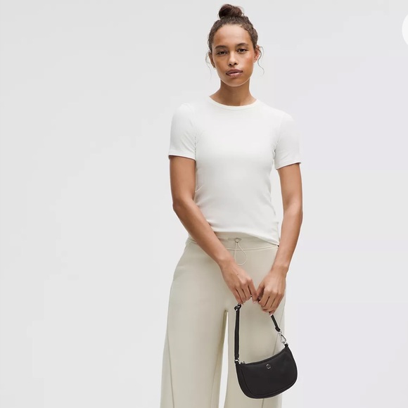 NWT Lululemon City Essentials Mini Shoulder Bag 1L - Picture 5 of 5